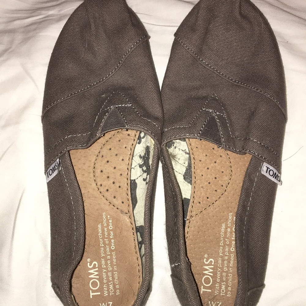 Gray TOMS